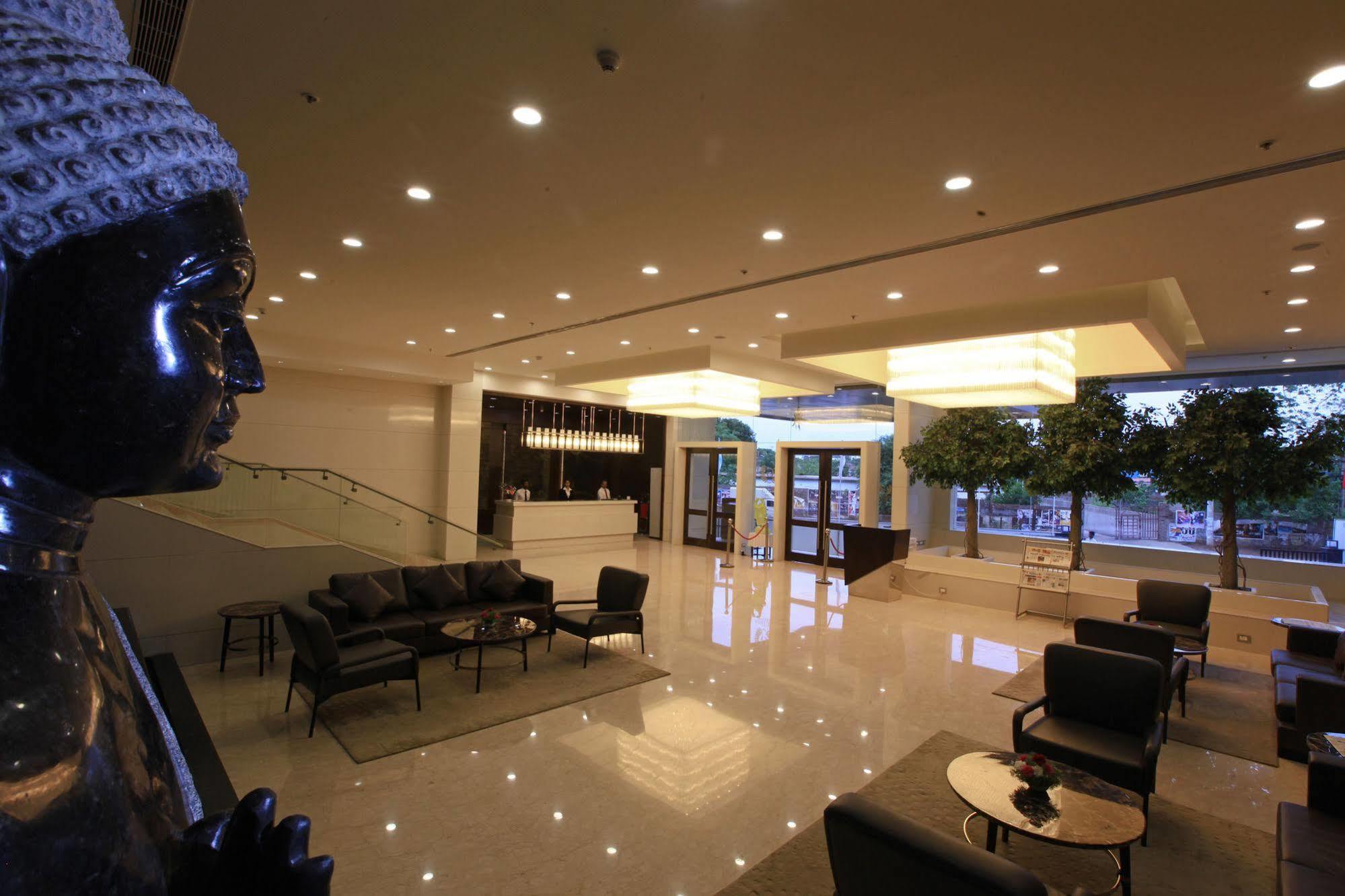 Goutham Grand Hotel - Tenali Vijayawada Exterior photo