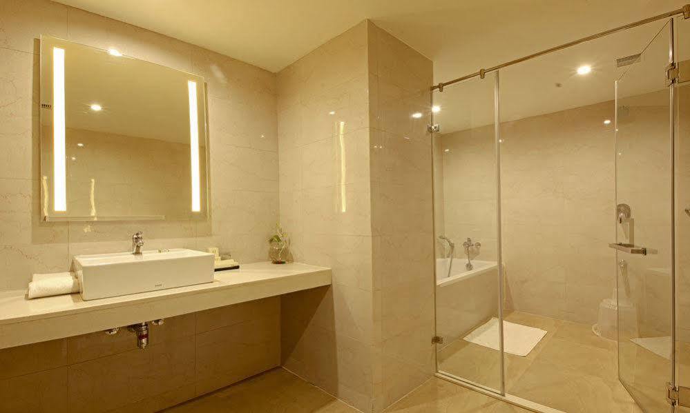 Goutham Grand Hotel - Tenali Vijayawada Exterior photo